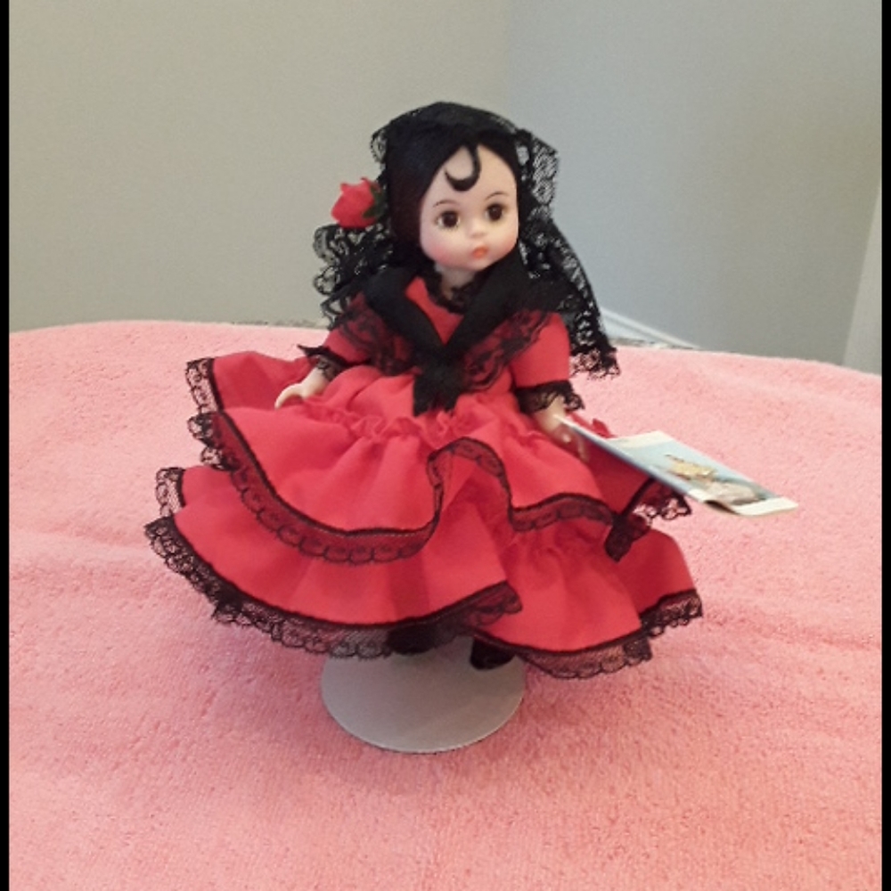 SPAIN Madame Alexander Doll